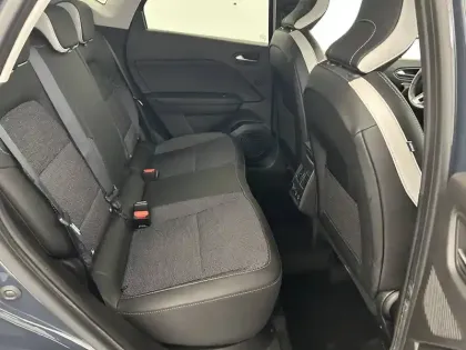 Photo 15 Renault Captur  E-Tech full hybrid 145