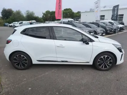 Photo 5 Renault Clio  E-Tech full hybrid 145 ch GSR2