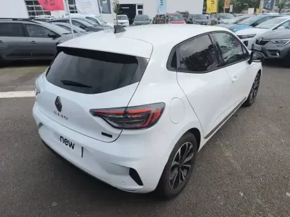 Photo 4 Renault Clio  E-Tech full hybrid 145 ch GSR2