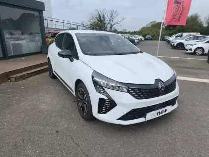 Photo 6 Renault Clio  E-Tech full hybrid 145 ch GSR2