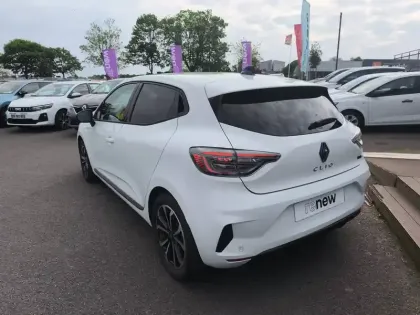 Photo 2 Renault Clio  E-Tech full hybrid 145 ch GSR2