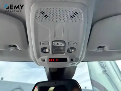 Photo 20 Peugeot 208  PureTech 100 S&S BVM6