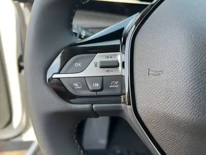 Photo 19 Peugeot 308  Plug-in Hybrid 195 ch e-DCS7