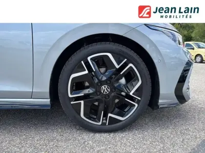Photo 8 Volkswagen Golf  1.5 eTSI EVO2 150 DSG7