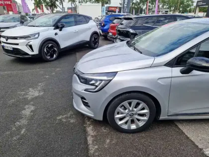 Photo 29 Renault Clio  E-Tech hybride 145