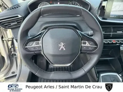 Photo 12 Peugeot 2008  PureTech 130 S&S BVM6