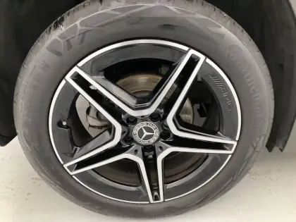 Photo 8 Mercedes GLA  200 d 8G-DCT