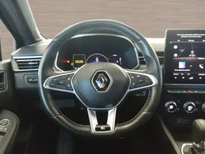 Photo 11 Renault Clio  E-Tech hybride 145