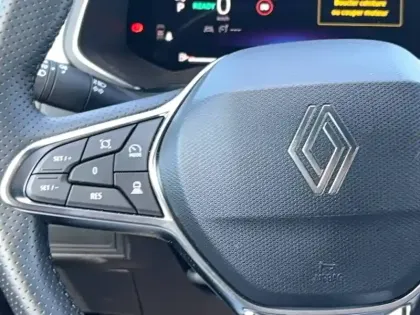 Photo 28 Renault Captur  E-Tech full hybrid 160 ch