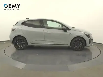 Photo 18 Renault Clio  E-Tech full hybrid 145