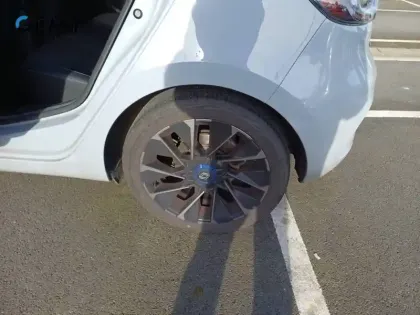 Photo 10 Renault Clio  E-Tech full hybrid 145