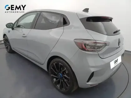 Photo 31 Renault Clio  E-Tech full hybrid 145