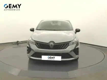 Photo 16 Renault Clio  E-Tech full hybrid 145