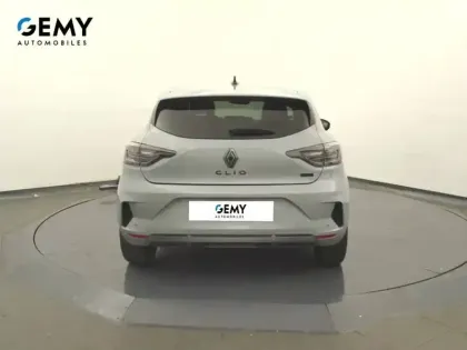 Photo 19 Renault Clio  E-Tech full hybrid 145