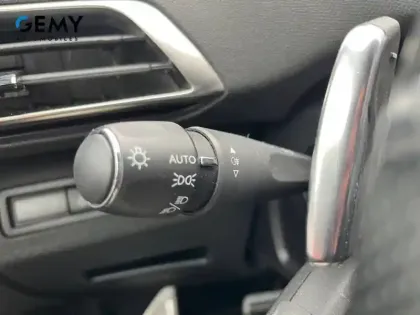 Photo 17 Peugeot 3008  Hybrid 136 e-DCS6