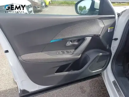 Photo 11 Peugeot 2008  Electrique 136 ch
