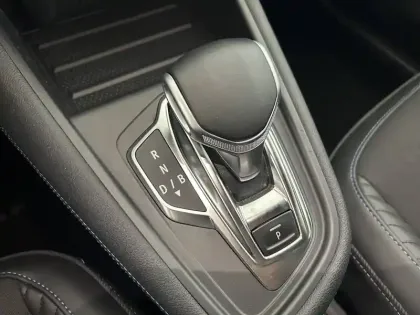 Photo 21 Renault Captur  E-Tech full hybrid 145 ch