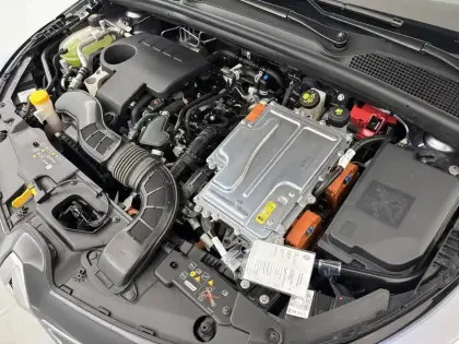 Photo 25 Renault Clio  E-Tech full hybrid 145