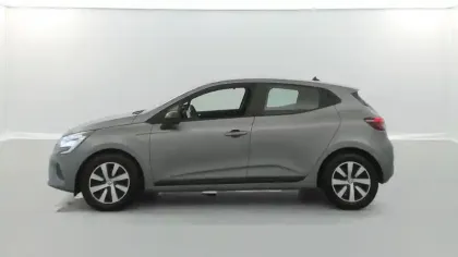Photo 1 Renault Clio  E-Tech full hybrid 145