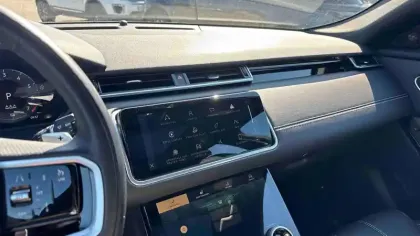 Photo 8 Land rover Range Rover  Velar 2.0L P400e PHEV 404ch