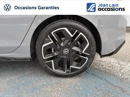 Photo 11 Volkswagen Golf  1.5 eTSI EVO2 150 DSG7