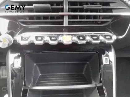 Photo 20 Peugeot 2008  PureTech 130 S&S EAT8
