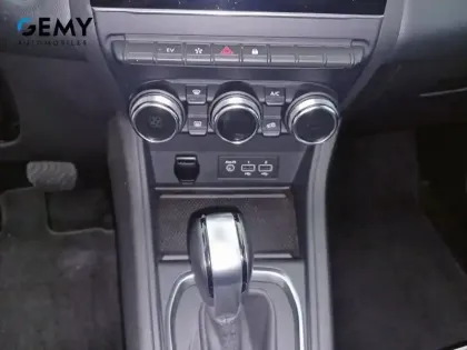 Photo 28 Renault Captur  E-Tech 145 - 21