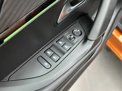 Photo 37 Peugeot 2008  Electrique 136 ch