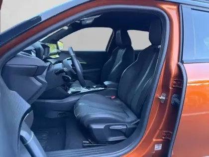 Photo 10 Peugeot 2008  Electrique 136 ch