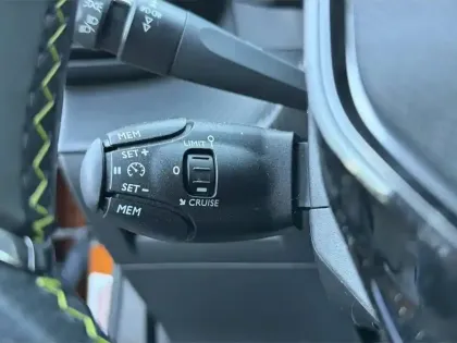 Photo 19 Peugeot 2008  Electrique 136 ch