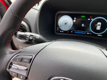 Photo 24 Hyundai Kona  1.0 T-GDi 120 Hybrid 48V