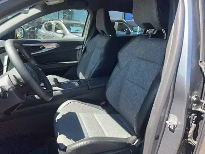 Photo 16 Renault Rafale  E-Tech full hybrid 200 ch