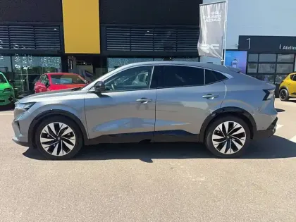 Photo 12 Renault Rafale  E-Tech full hybrid 200 ch
