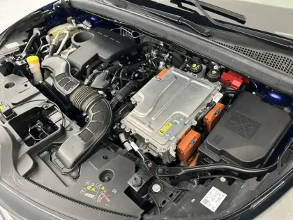 Photo 26 Renault Captur  E-Tech full hybrid 145