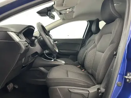 Photo 8 Renault Captur  E-Tech full hybrid 145