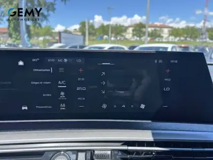 Photo 17 Peugeot 5008  Electrique 210 ch 73 kWh