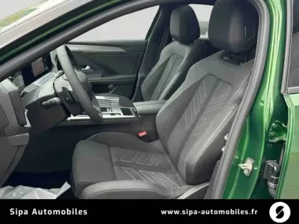 Photo 10 Opel Astra  Sports Tourer 1.2 Turbo Hybride 145 ch Automatique