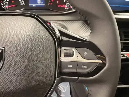 Photo 16 Peugeot 208  100 S&S BVM6