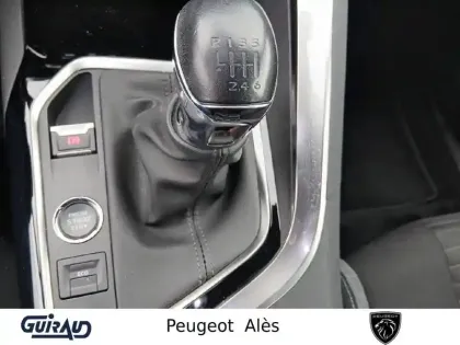 Photo 16 Peugeot 3008  PureTech 130ch S&S BVM6