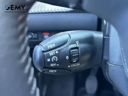 Photo 17 Peugeot 208  PureTech 100 S&S BVM6