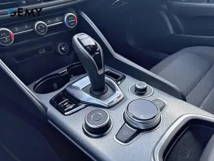 Photo 17 Alfa Romeo Giulia  2.2 160 ch AT8