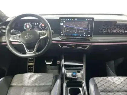 Photo 17 Volkswagen Tiguan 2.0 TDI 150ch DSG7 R-Line