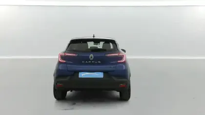 Photo 12 Renault Captur  E-Tech full hybrid 145 ch