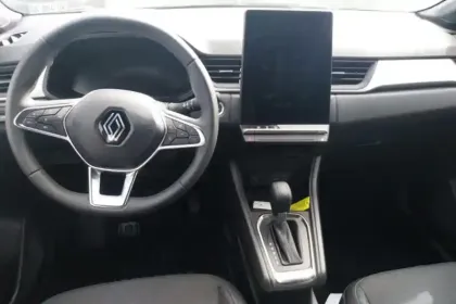 Photo 8 Renault Captur  E-Tech full hybrid 145 ch