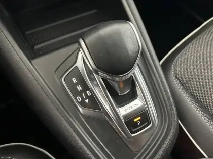 Photo 21 Renault Captur  E-Tech Plug-in 160
