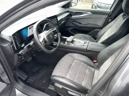 Photo 43 Renault Espace  E-Tech full hybrid 200 GSR2