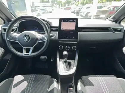 Photo 9 Renault Clio  E-Tech full hybrid 145