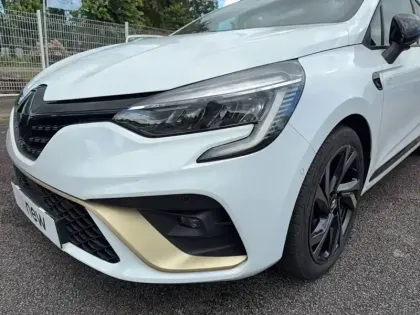 Photo 18 Renault Clio  E-Tech full hybrid 145