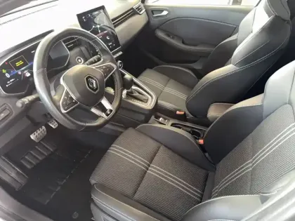 Photo 28 Renault Clio  E-Tech full hybrid 145