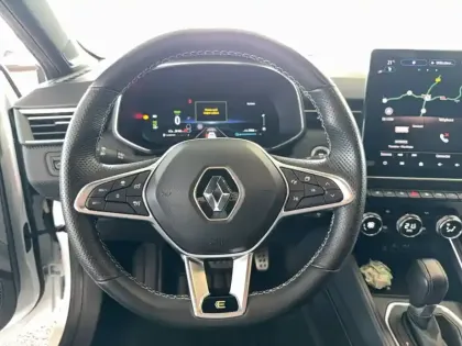 Photo 26 Renault Clio  E-Tech full hybrid 145